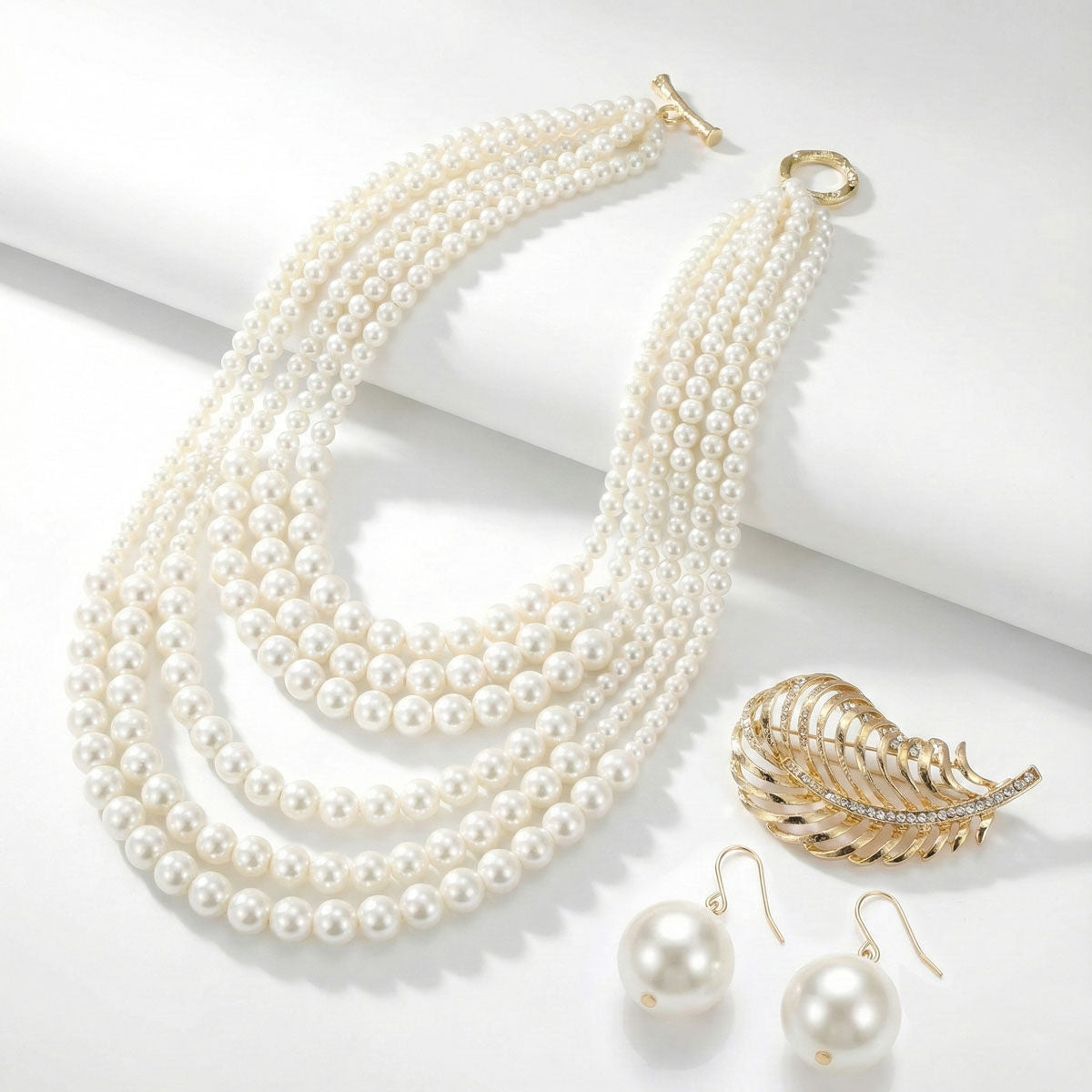 Cream Pearl Detachable Feather Brooch Necklace