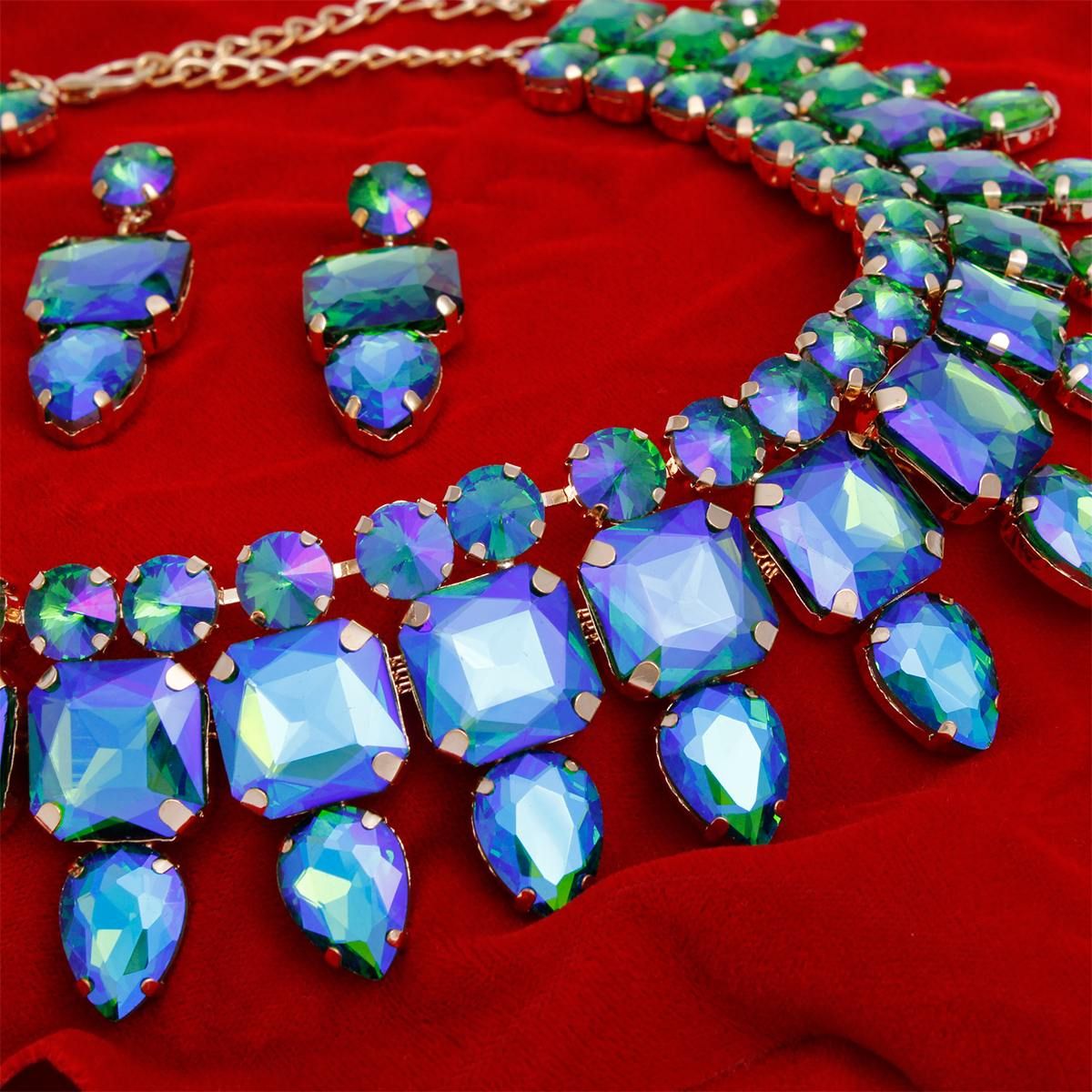 Blue Green Collar Red Carpet Ready Crystal Set