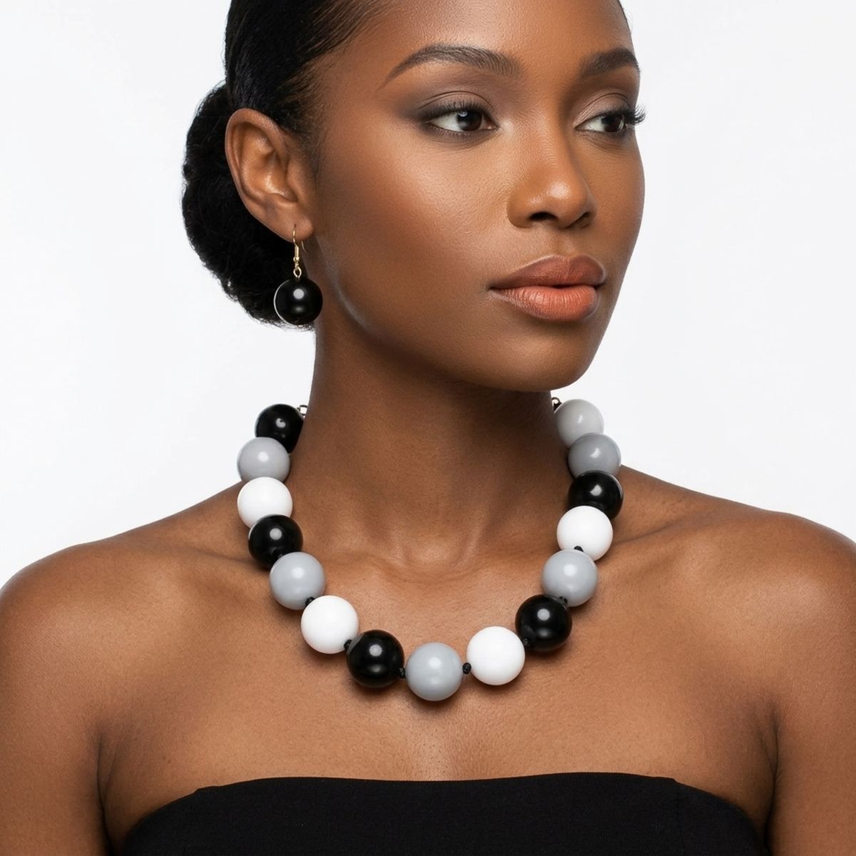 Mod Style Tricolor Black Tone Chunky Bead Necklace