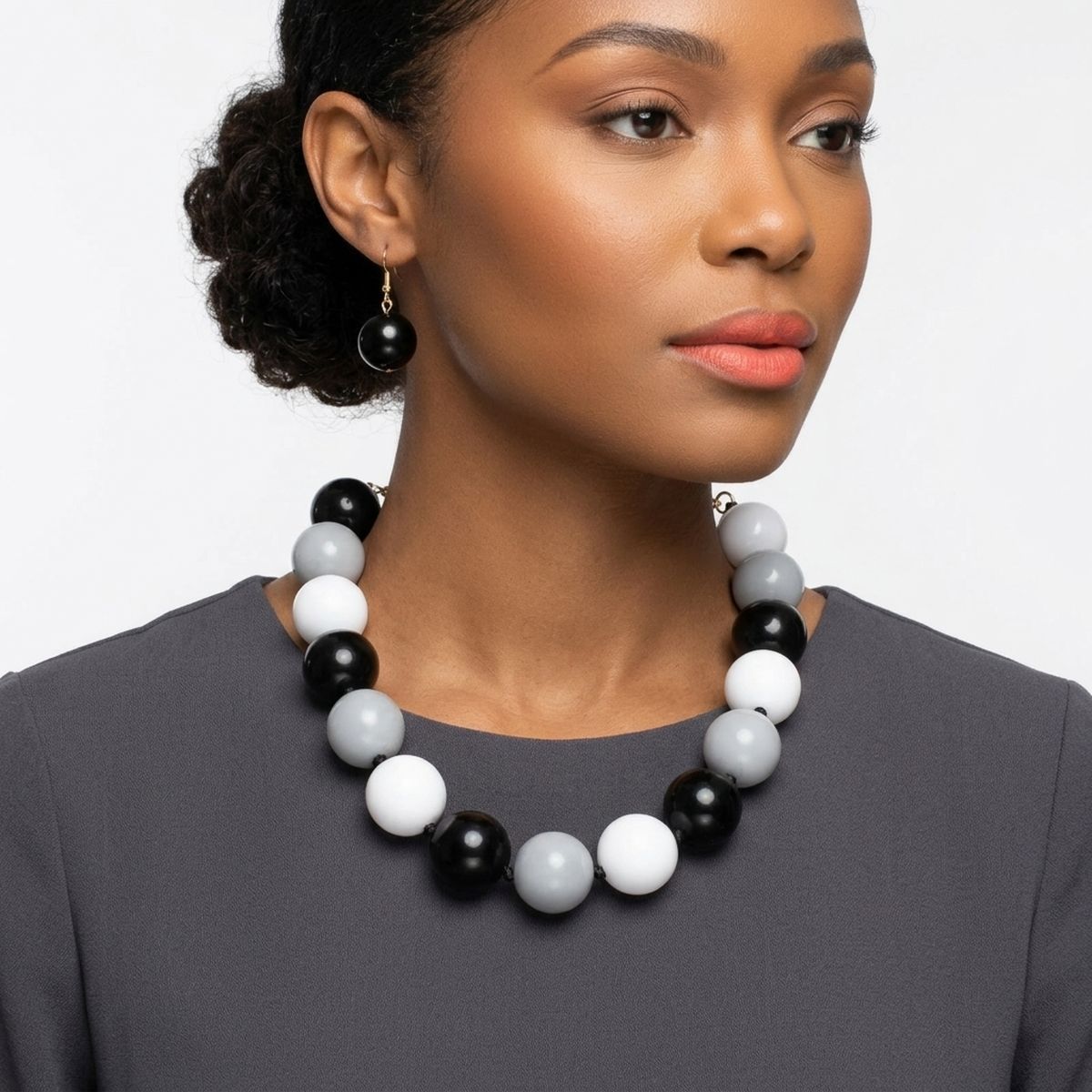 Mod Style Tricolor Black Tone Chunky Bead Necklace