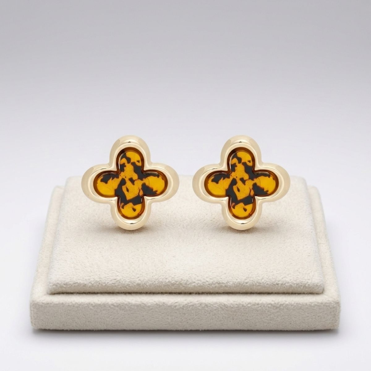 Stud Quatrefoil Brown Tortoiseshell Gold Earrings