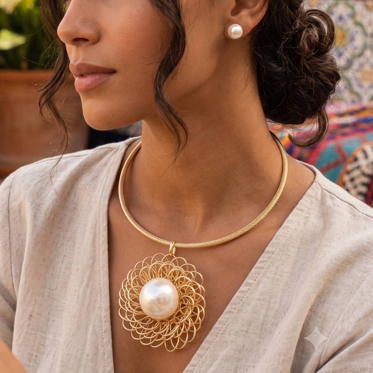 Gold Filigree Pearl Pendant Collar Necklace Set