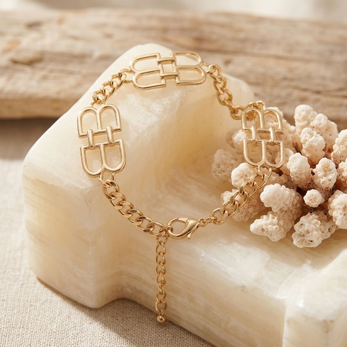 Luxe Gold Linked Letter B Heritage Anklet