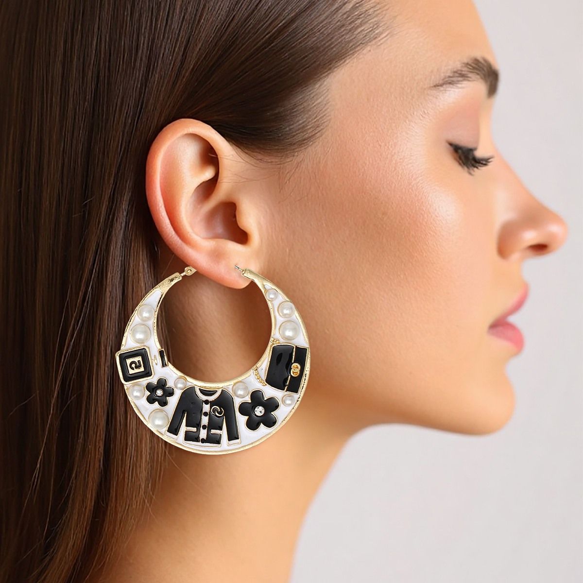 Hoop Fashion House Chic White and Gold Earrings