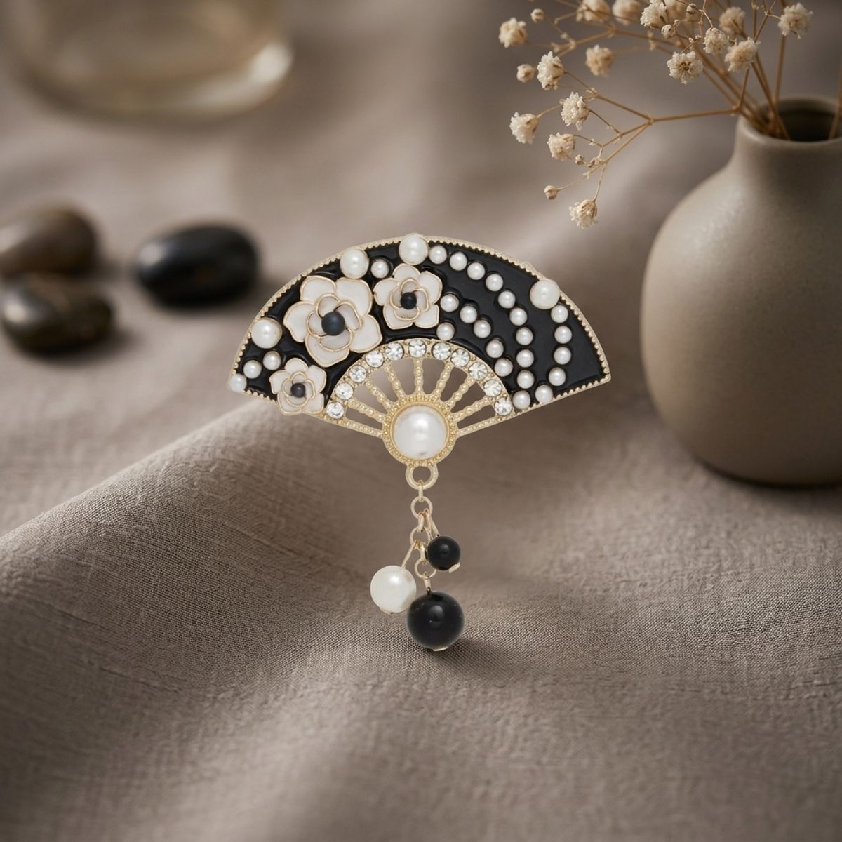 Brooch Black and Gold Hanfu Fan Style Pin