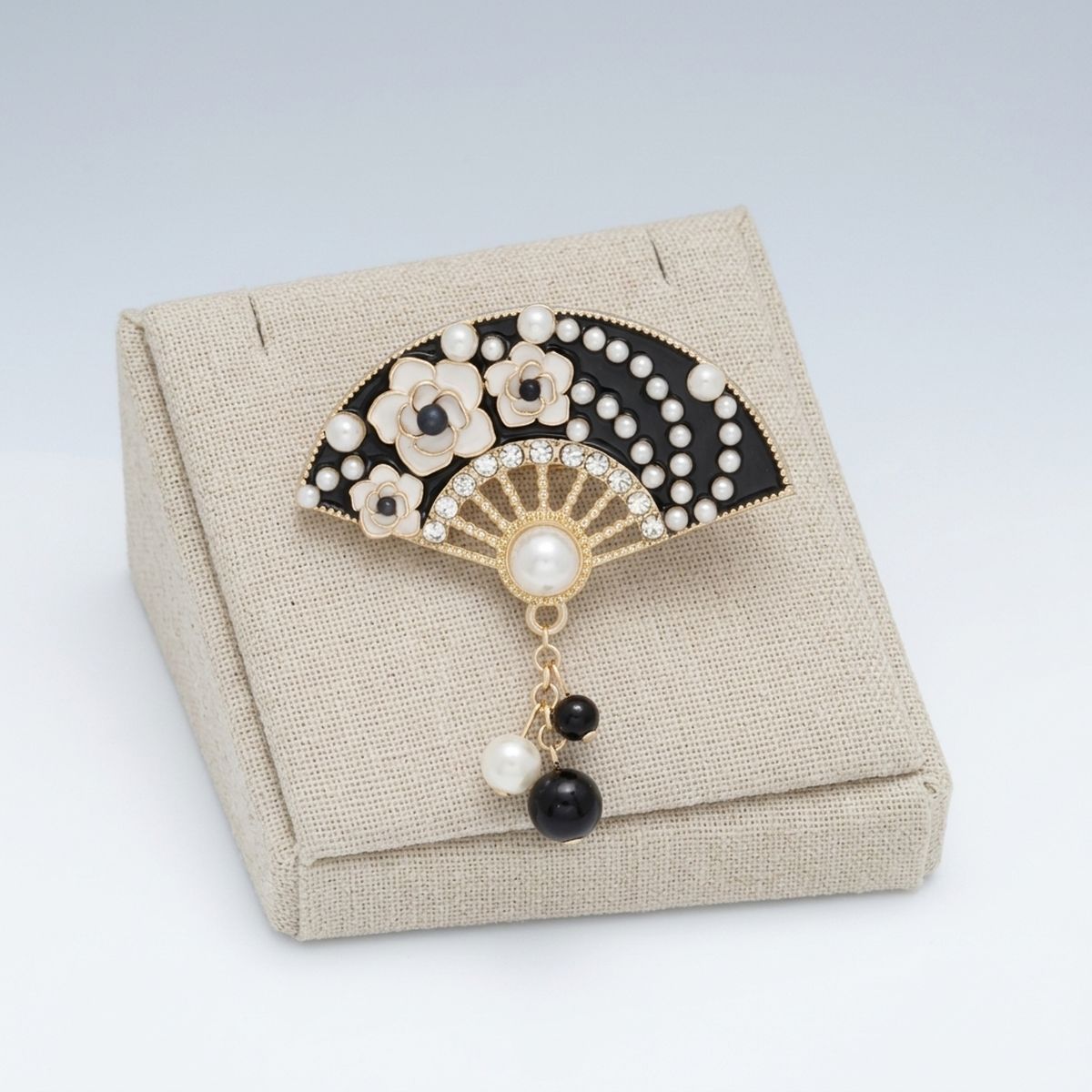 Brooch Black and Gold Hanfu Fan Style Pin