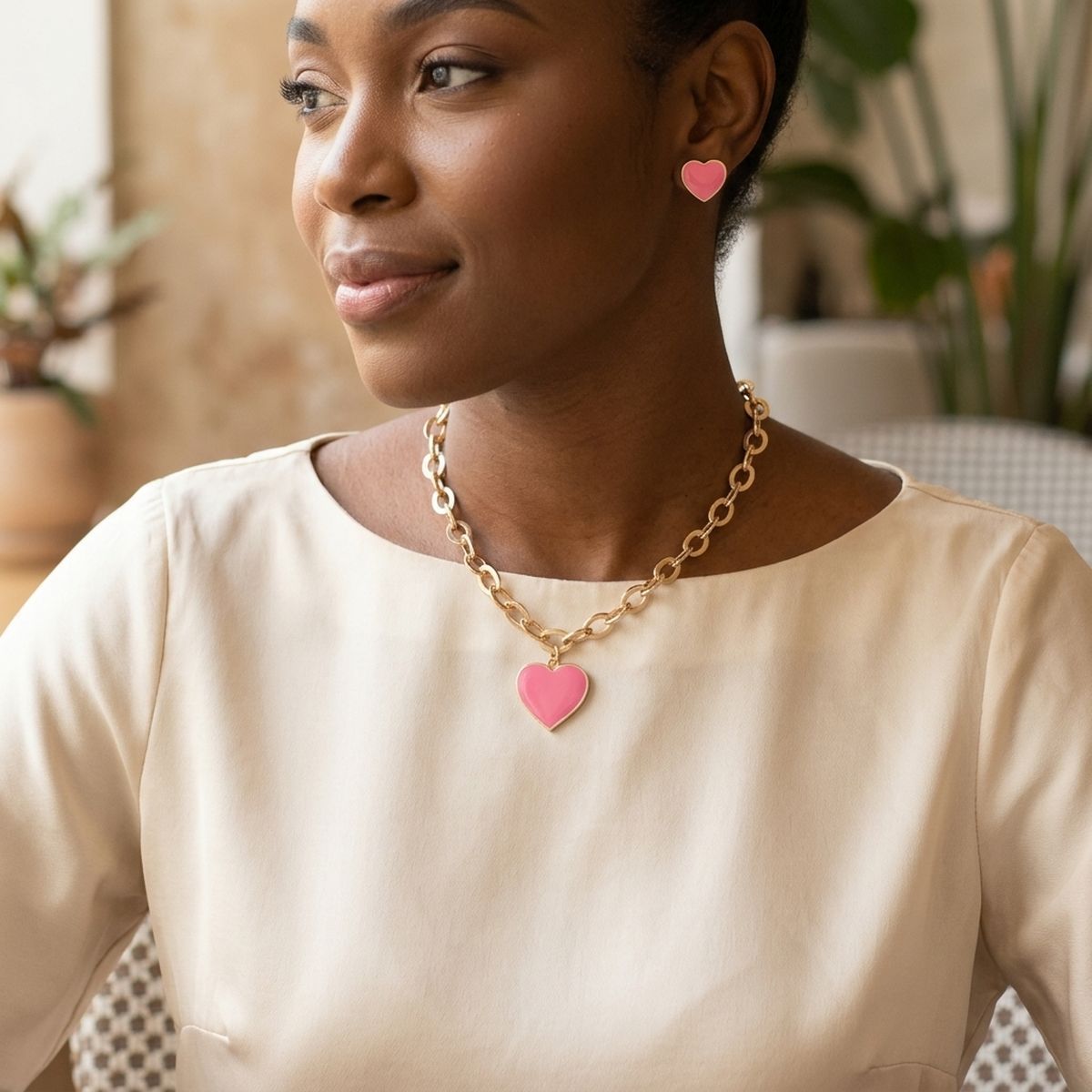 Pink Heart Pendant Gold Oval Chain Necklace