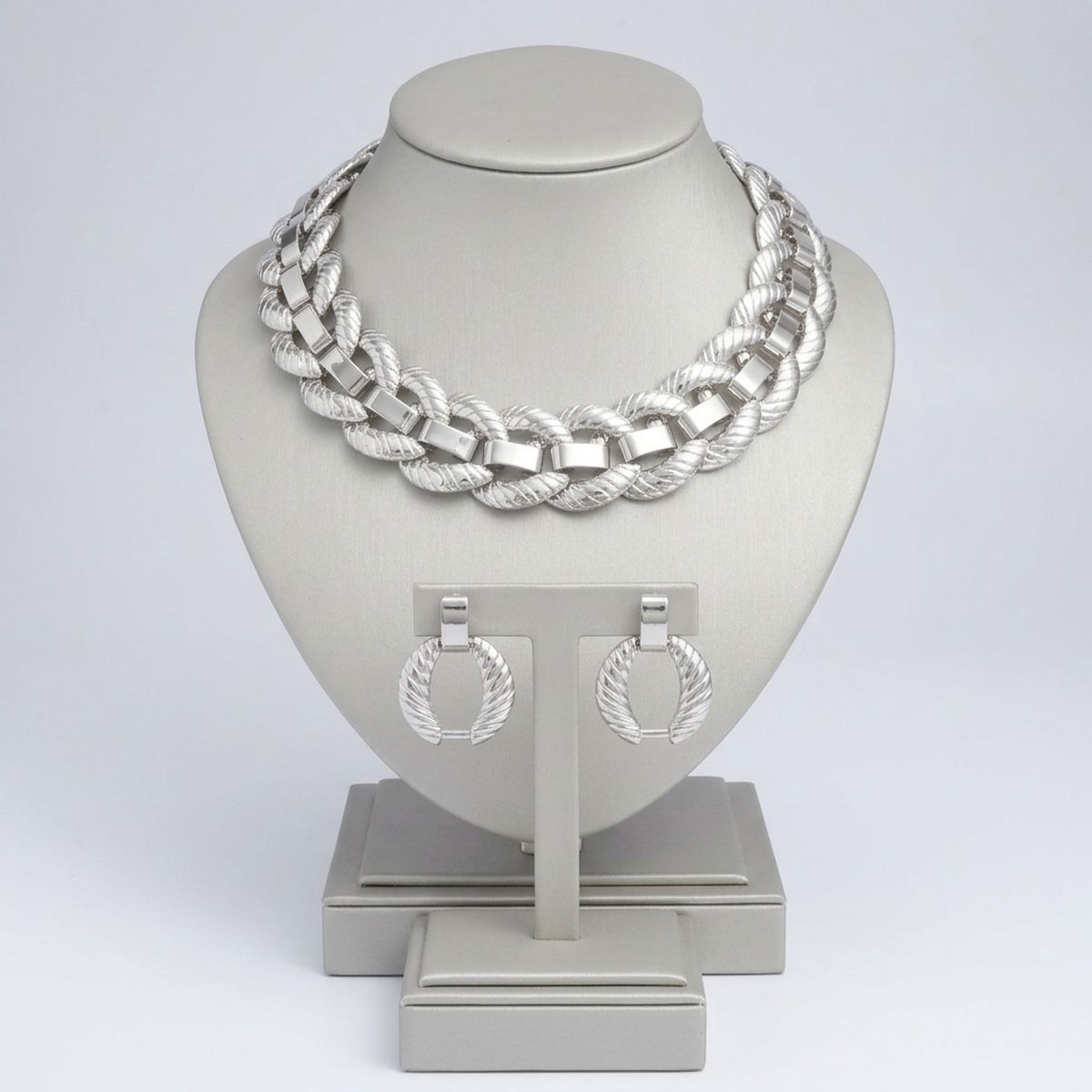 Silver Textured Overlapping Link Chain Necklace