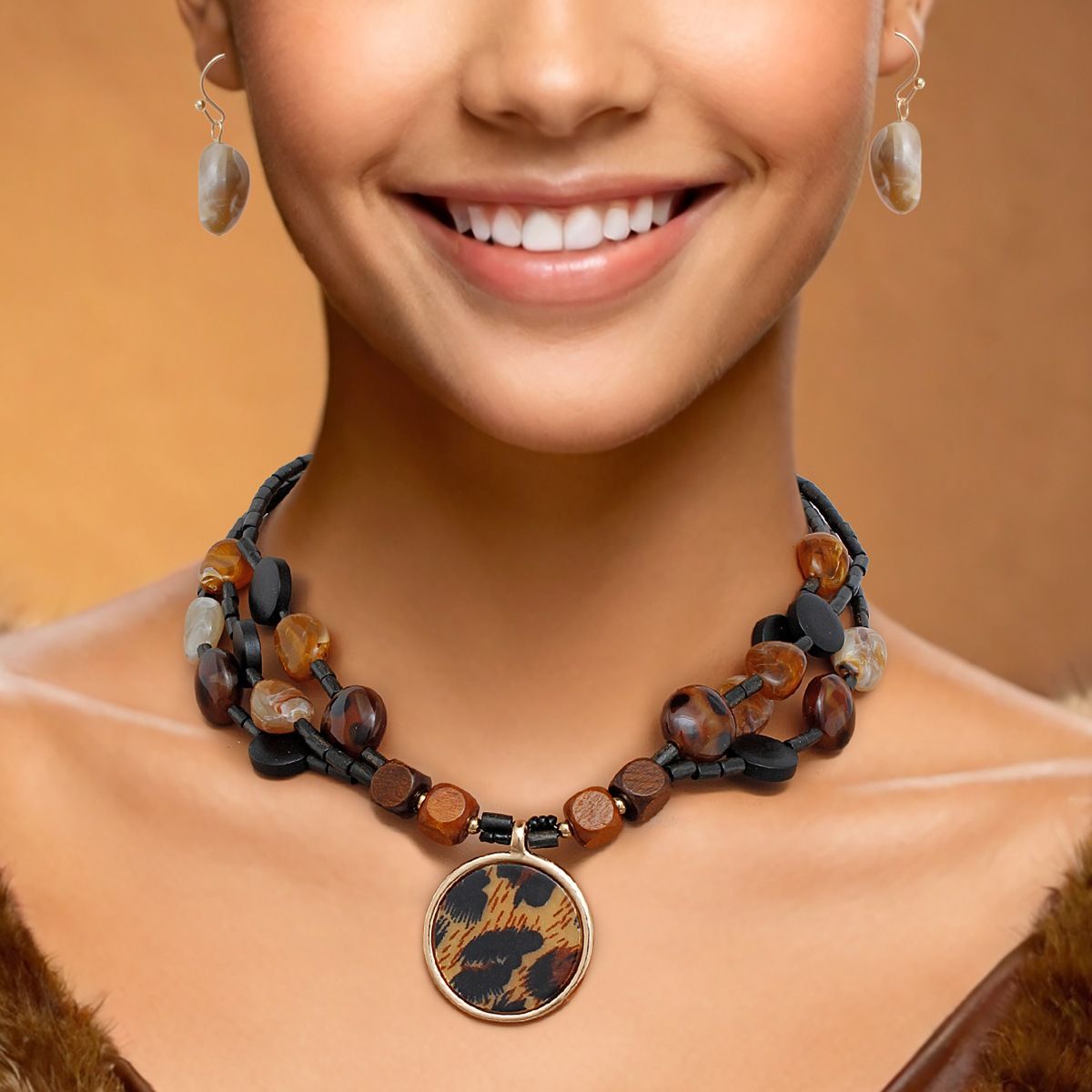 Pendant Leopard Wood and Stone Bead Necklace